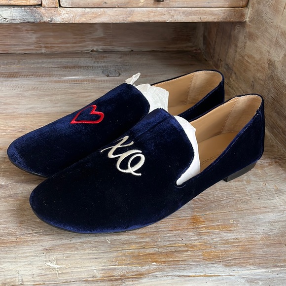 Banana Republic Shoes - ❤️Banana Republic velvet embroidered heart and XO flats size 9.5